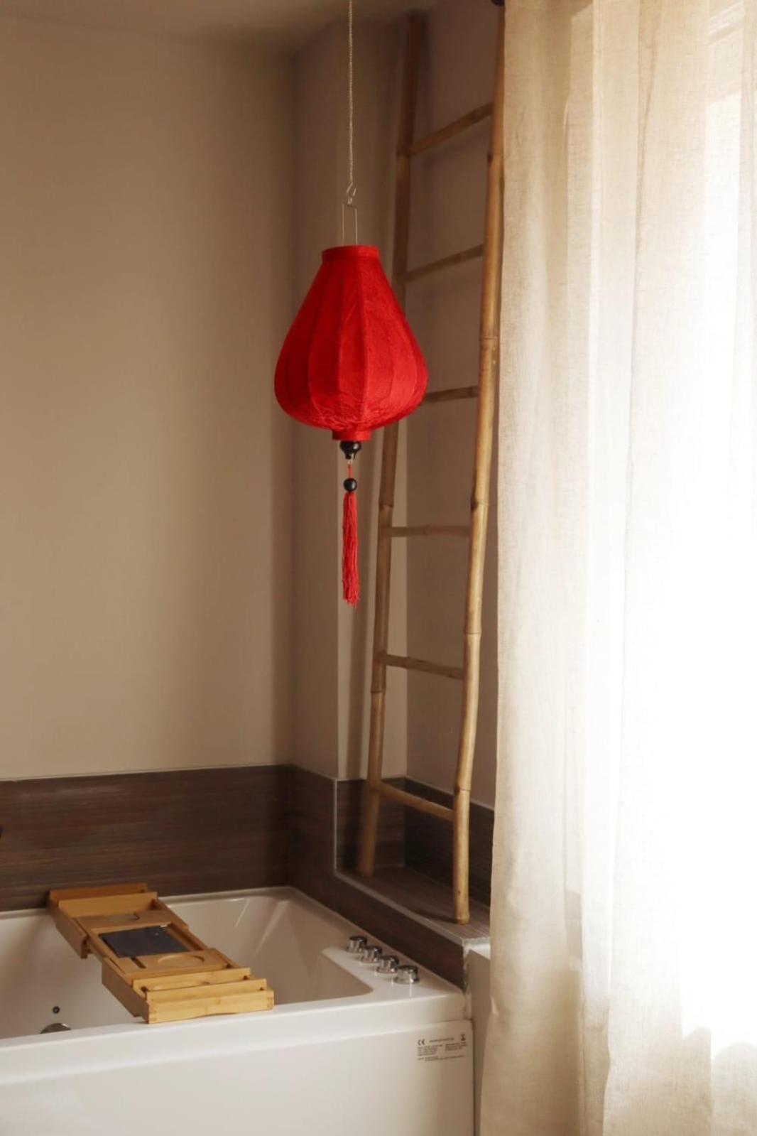 Loveroom Japon Avec Balneotherapie Toulon Exterior foto