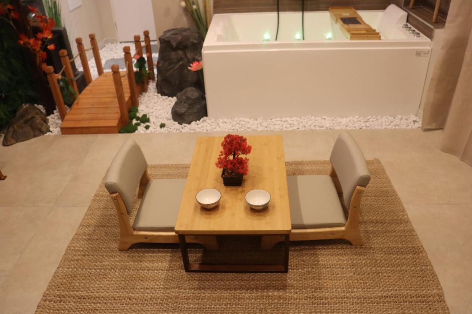 Loveroom Japon Avec Balneotherapie Toulon Exterior foto