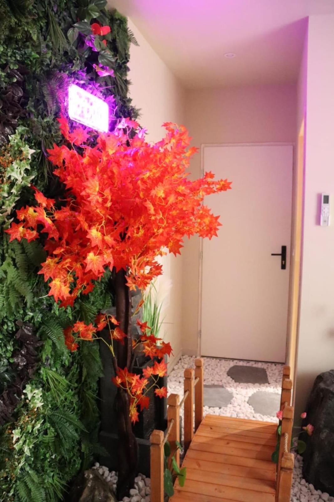 Loveroom Japon Avec Balneotherapie Toulon Exterior foto
