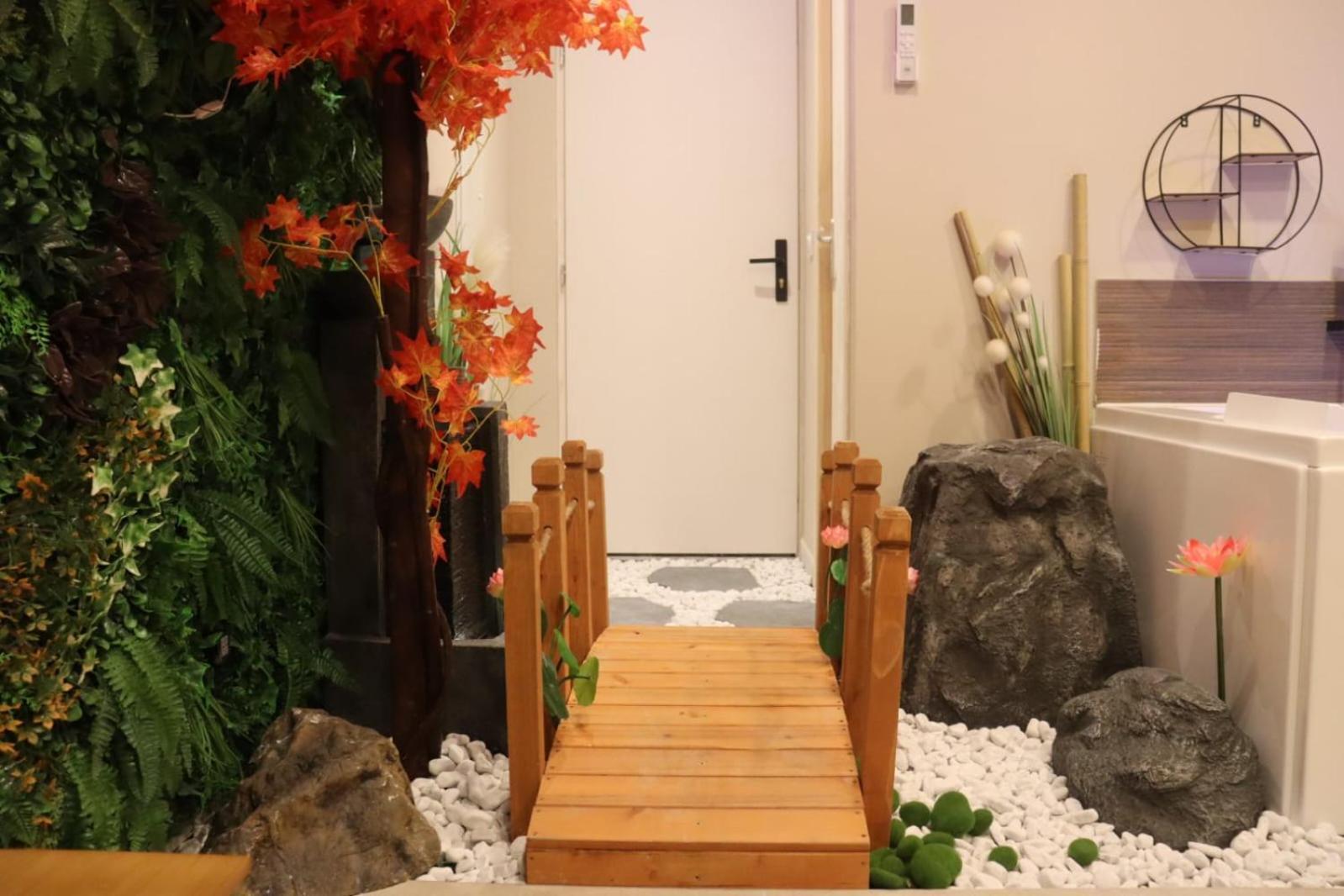 Loveroom Japon Avec Balneotherapie Toulon Exterior foto